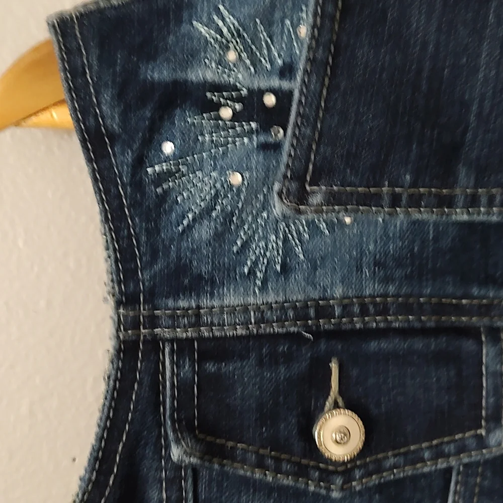 Vest Miss jeanius jeans  size  small girl's color blue dark with embellished New